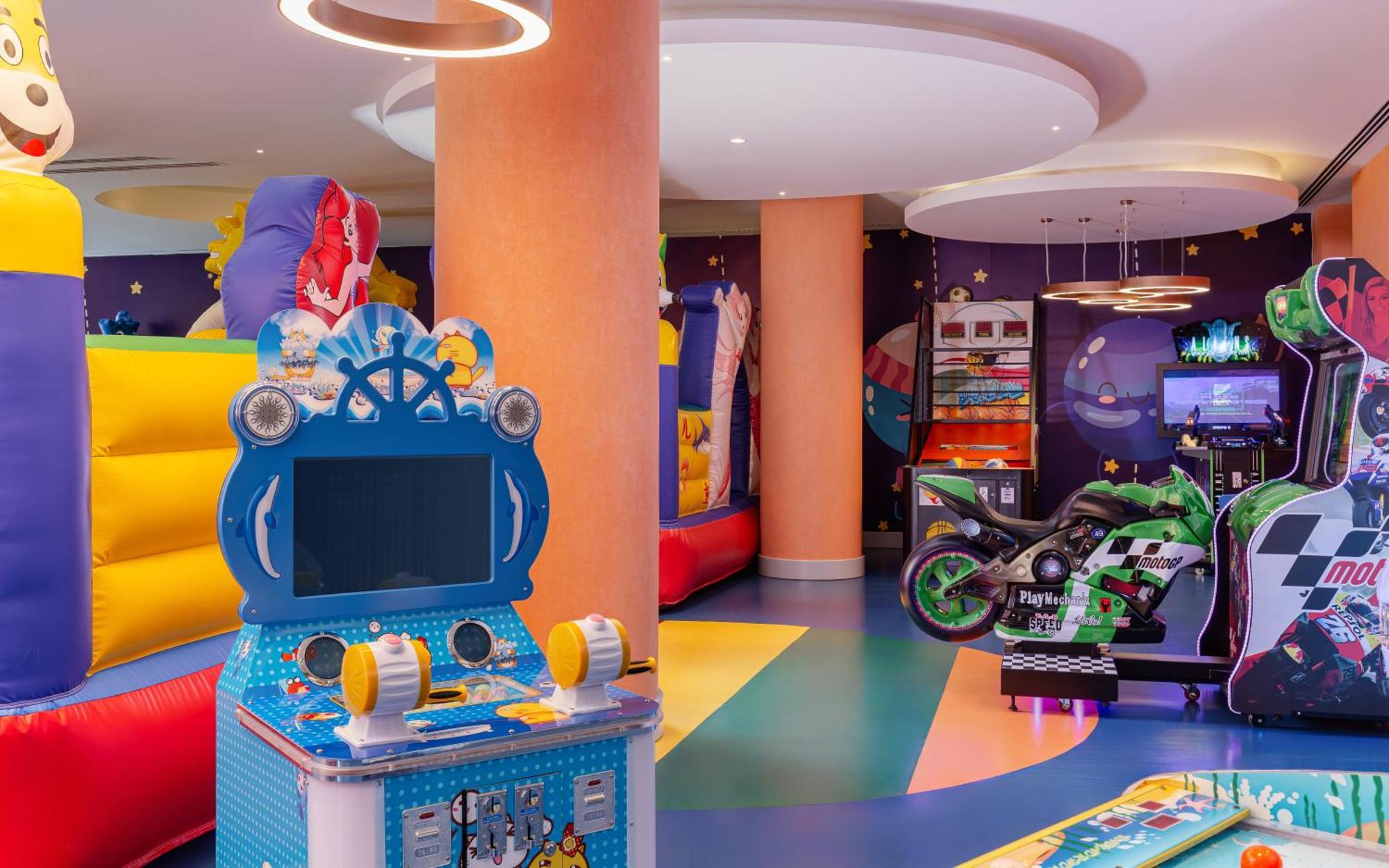 Lankaran Springs Wellness Resort Εξωτερικό φωτογραφία The interior of the club