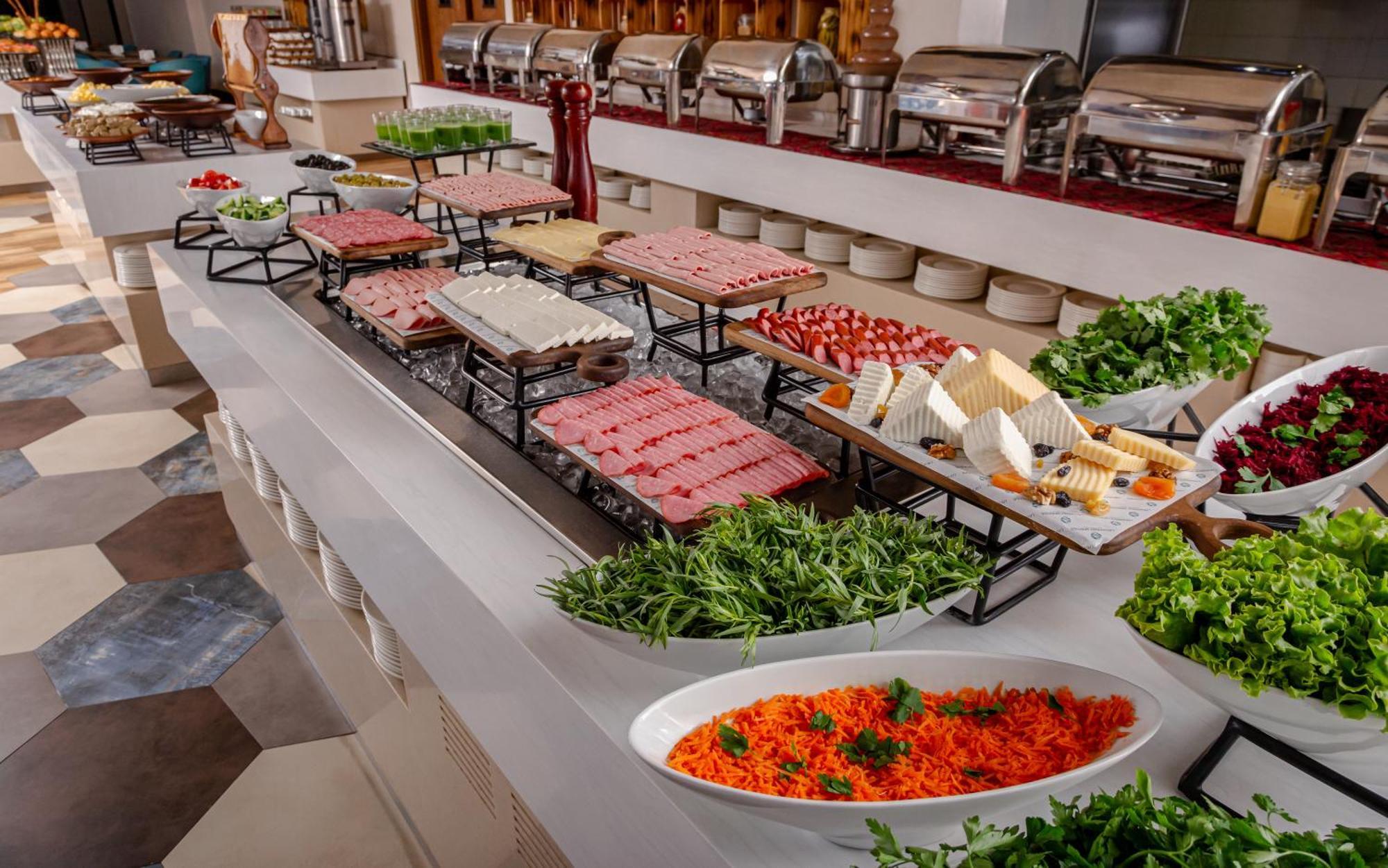 Lankaran Springs Wellness Resort Εξωτερικό φωτογραφία A buffet